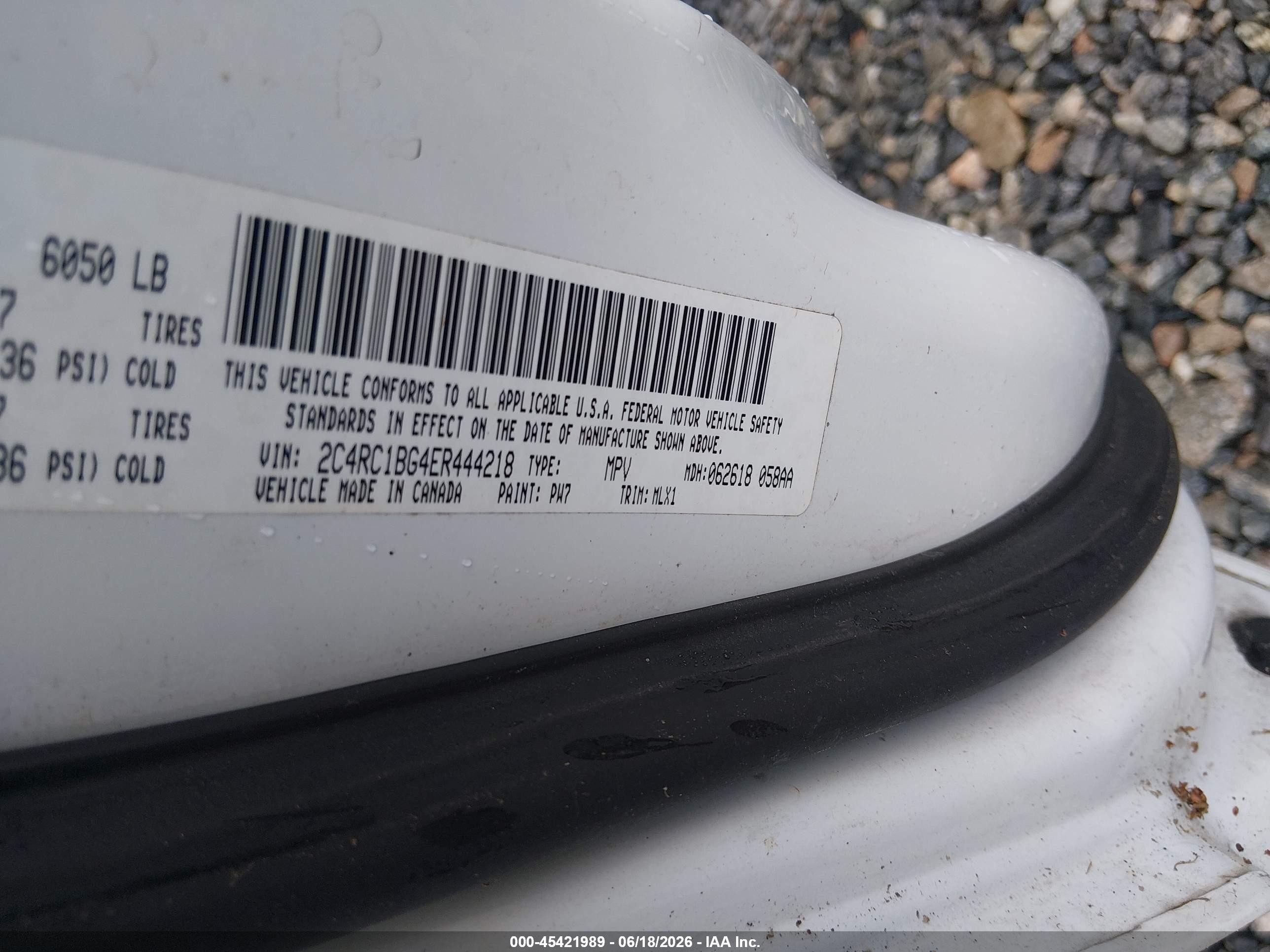 2014 Chrysler Town & Country Touring White vin: 2C4RC1BG4ER444218