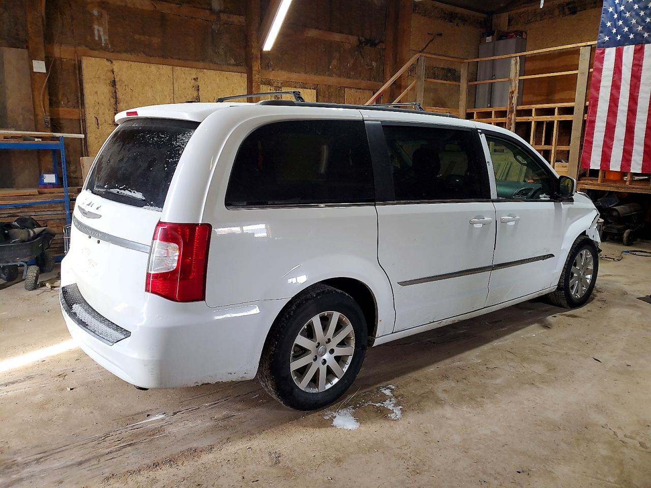 2015 Chrysler Town & Country Touring White vin: 2C4RC1BG4FR577272