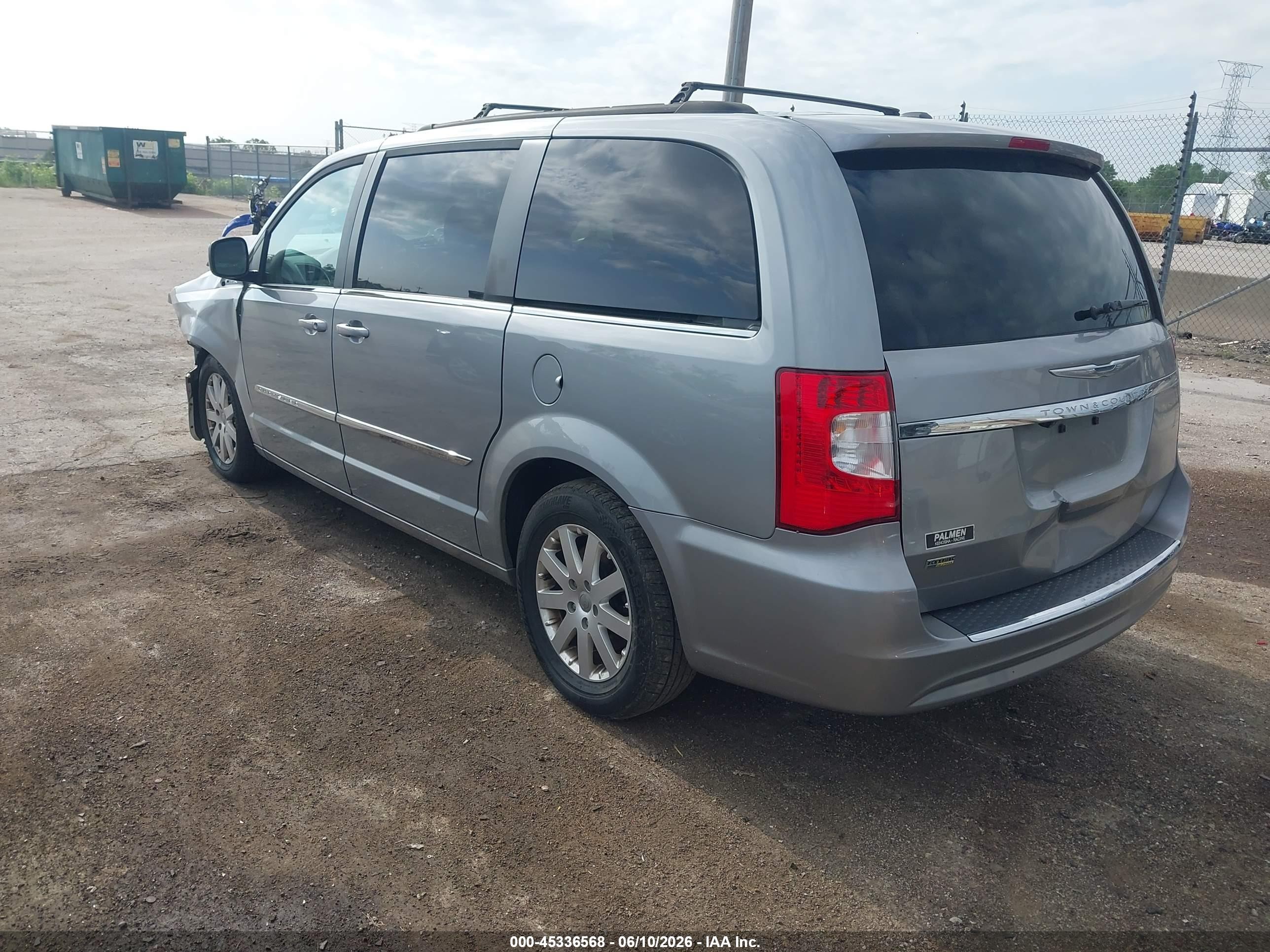 2015 Chrysler Town & Country Touring Silver vin: 2C4RC1BG4FR582424