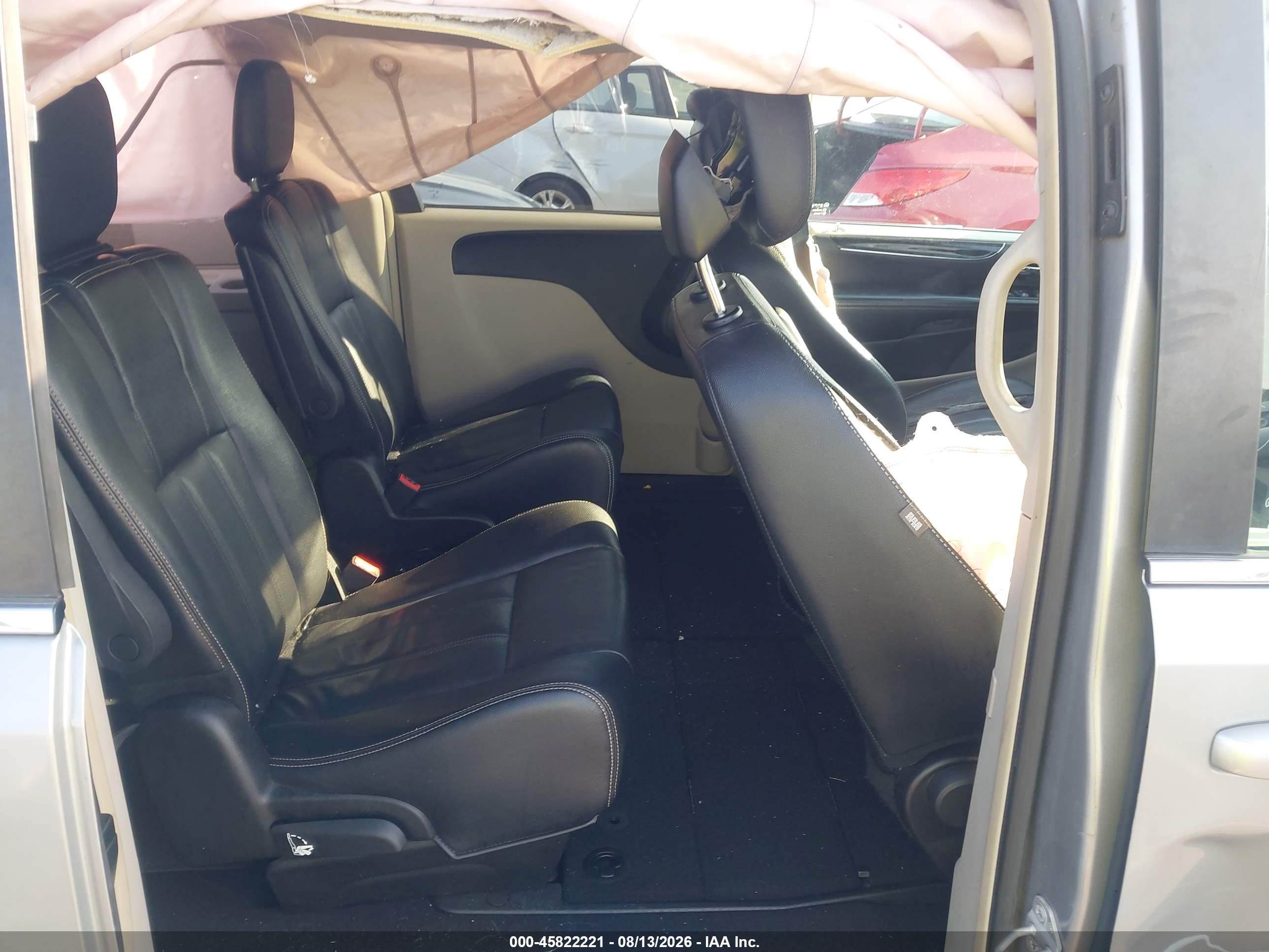 2015 Chrysler Town & Country Touring Silver vin: 2C4RC1BG4FR694107
