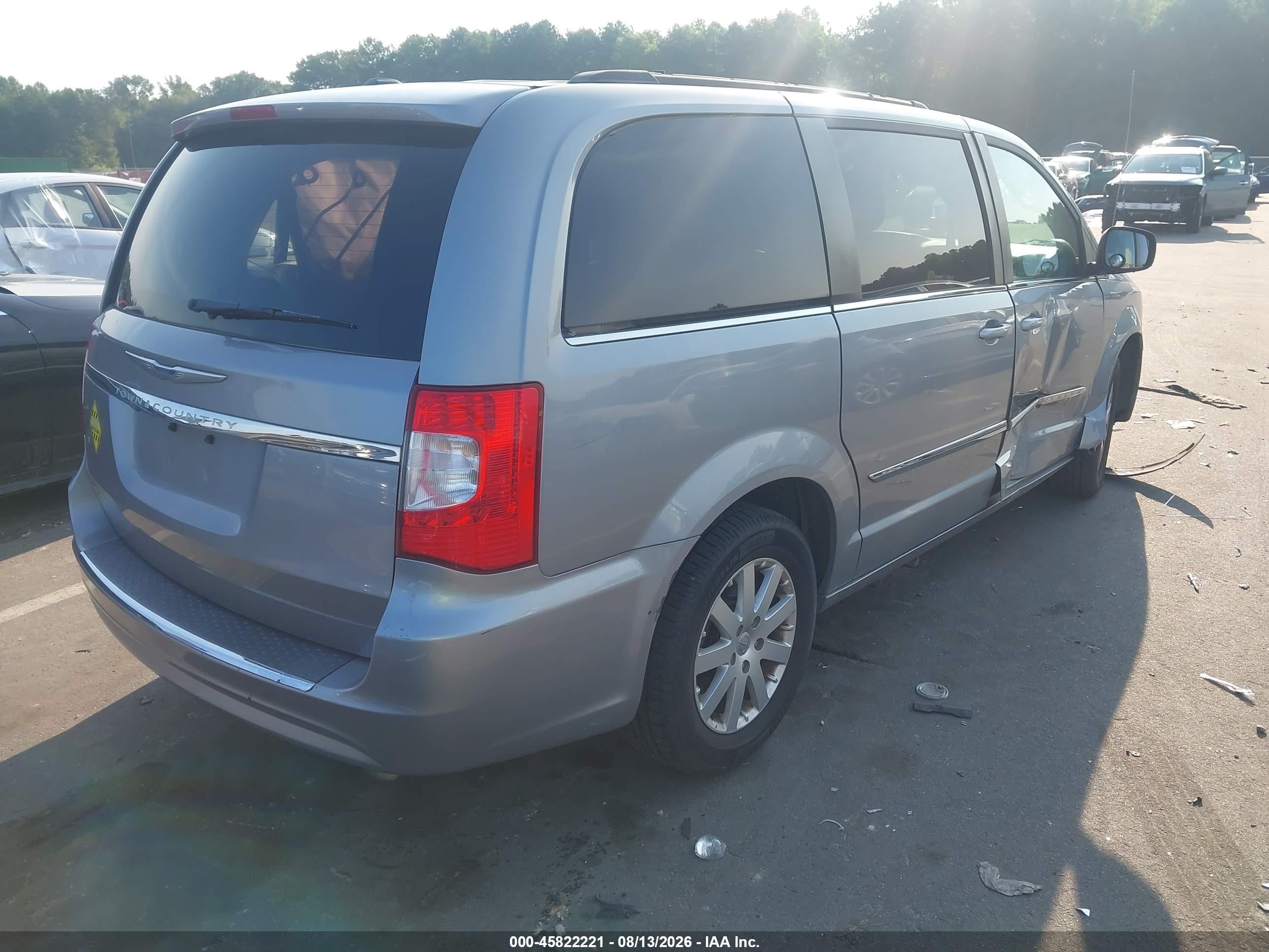 2015 Chrysler Town & Country Touring Silver vin: 2C4RC1BG4FR694107