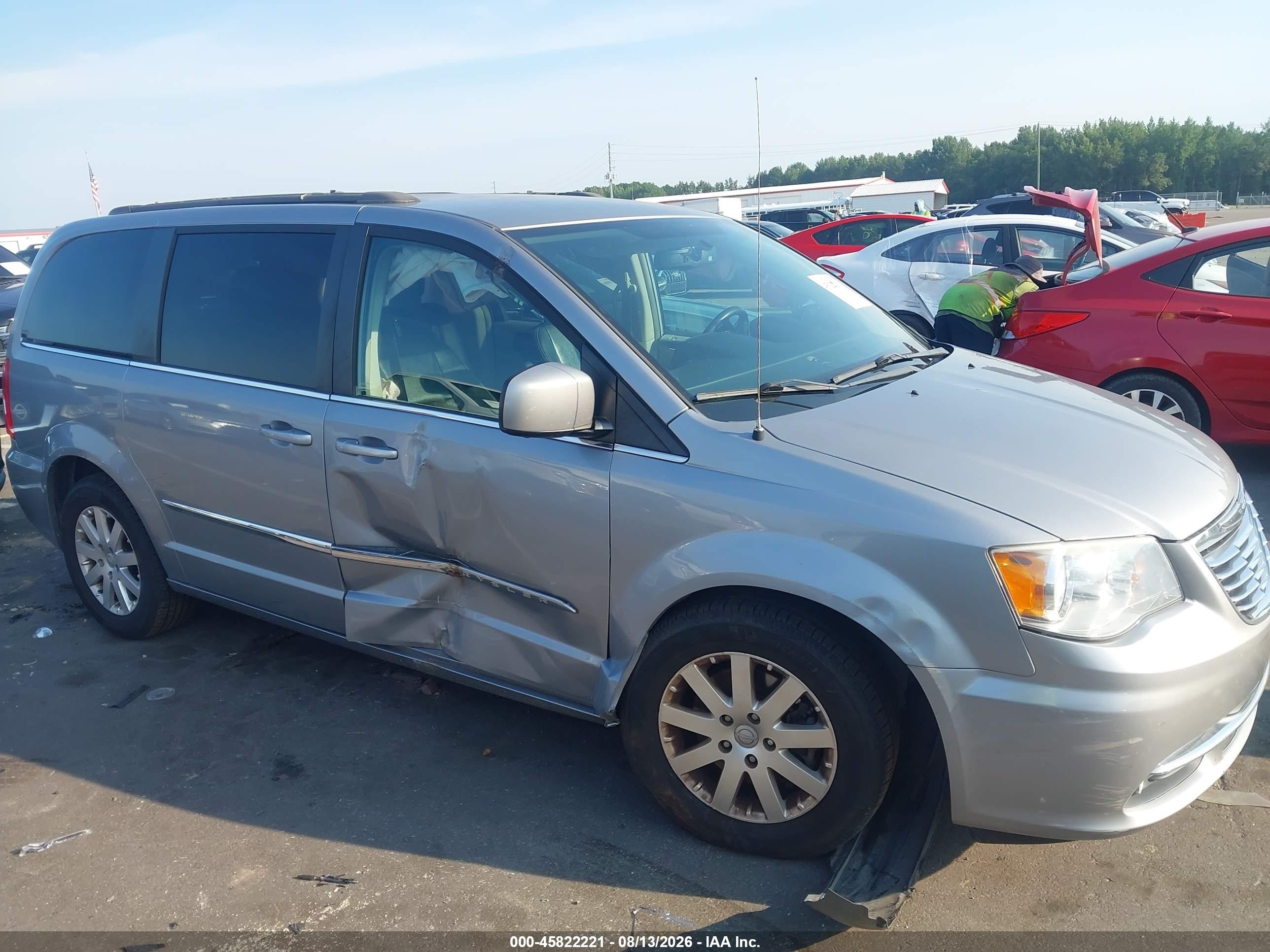 2015 Chrysler Town & Country Touring Silver vin: 2C4RC1BG4FR694107