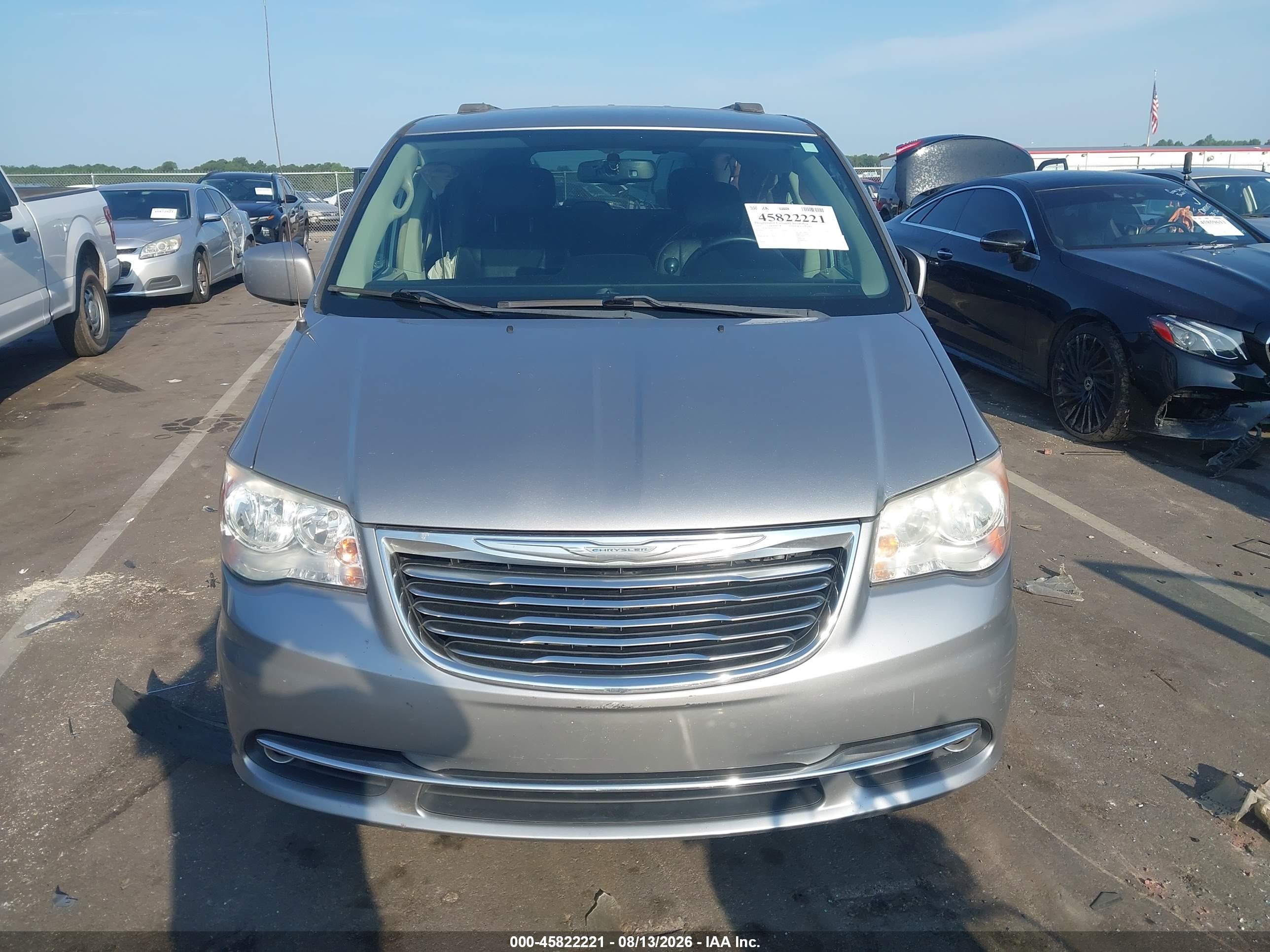 2015 Chrysler Town & Country Touring Silver vin: 2C4RC1BG4FR694107
