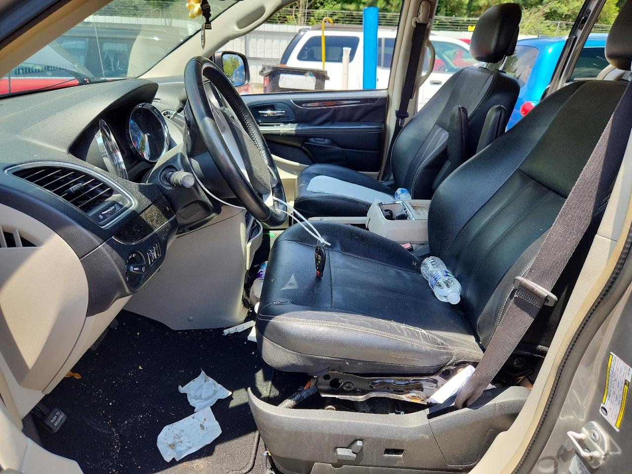 2016 Chrysler Town & Country Touring Silver vin: 2C4RC1BG4GR173597