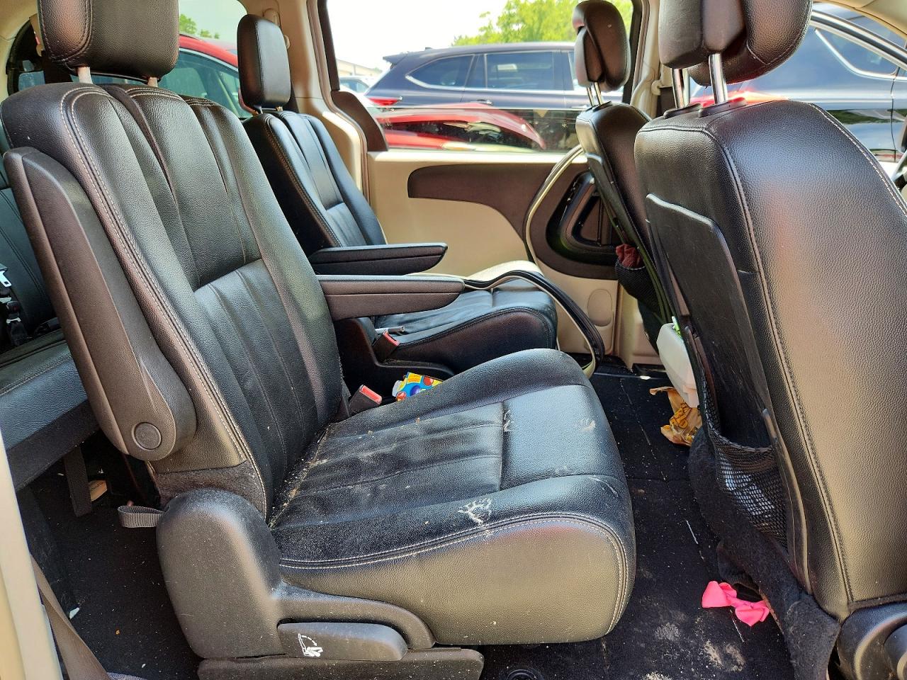 2016 Chrysler Town & Country Touring Silver vin: 2C4RC1BG4GR173597