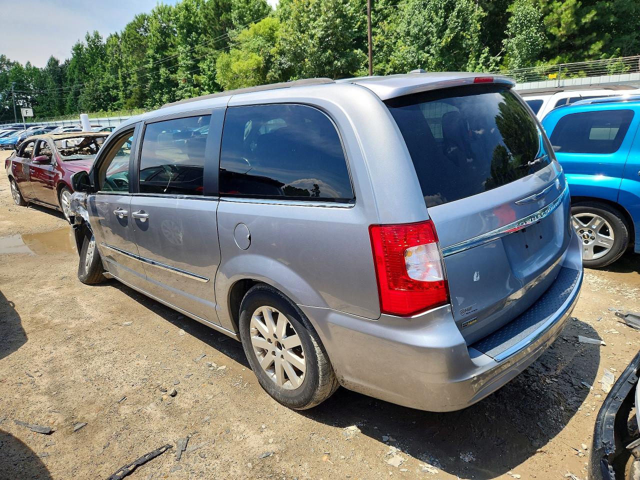 2016 Chrysler Town & Country Touring Silver vin: 2C4RC1BG4GR173597