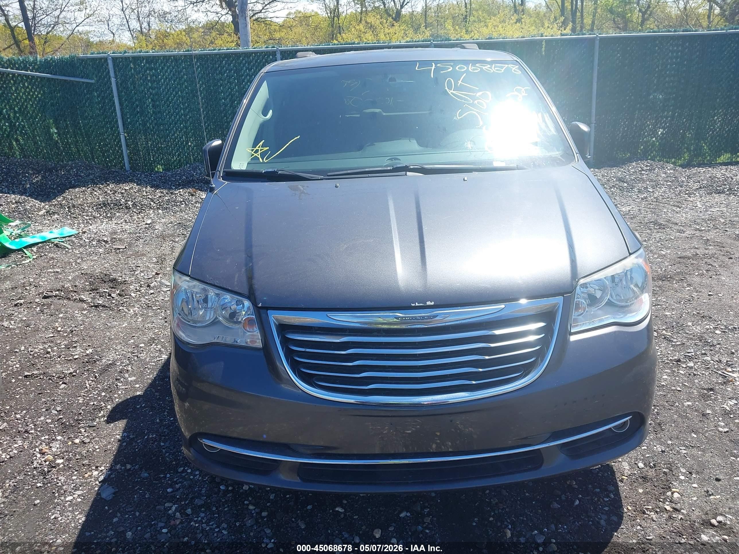 2016 Chrysler Town & Country Touring Gray vin: 2C4RC1BG4GR282593