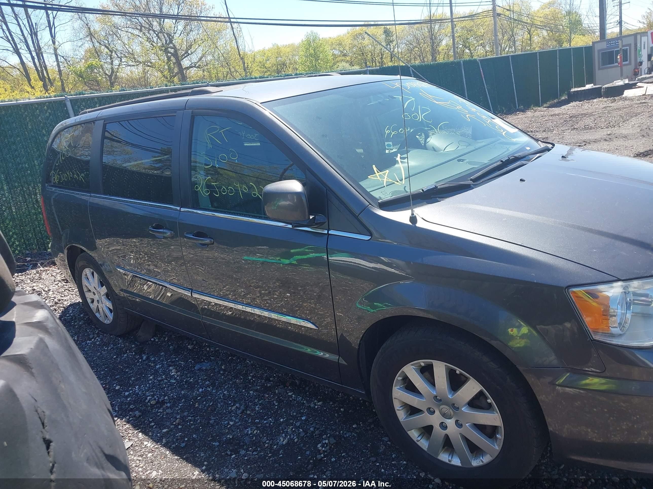 2016 Chrysler Town & Country Touring Gray vin: 2C4RC1BG4GR282593