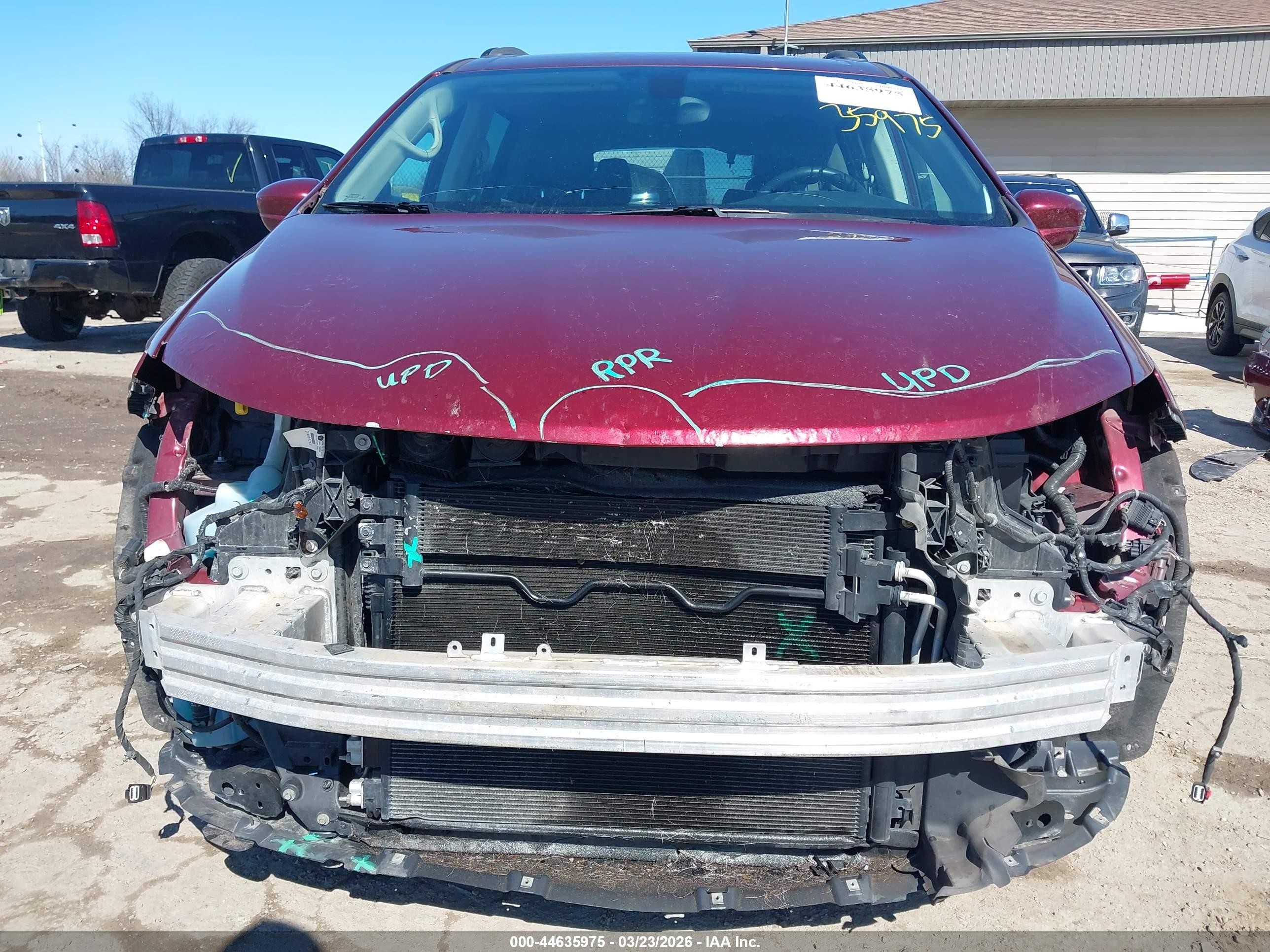 2017 Chrysler Pacifica Touring-l Burgundy vin: 2C4RC1BG4HR667847