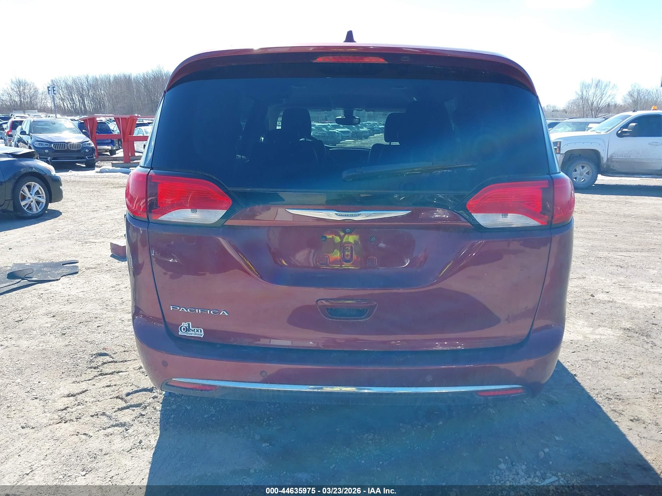 2017 Chrysler Pacifica Touring-l Burgundy vin: 2C4RC1BG4HR667847