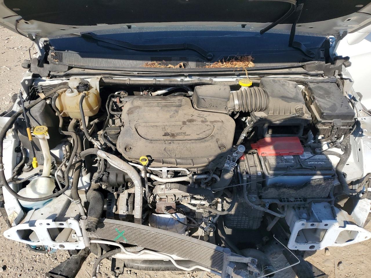 2019 Chrysler Pacifica Touring L White vin: 2C4RC1BG4KR680766