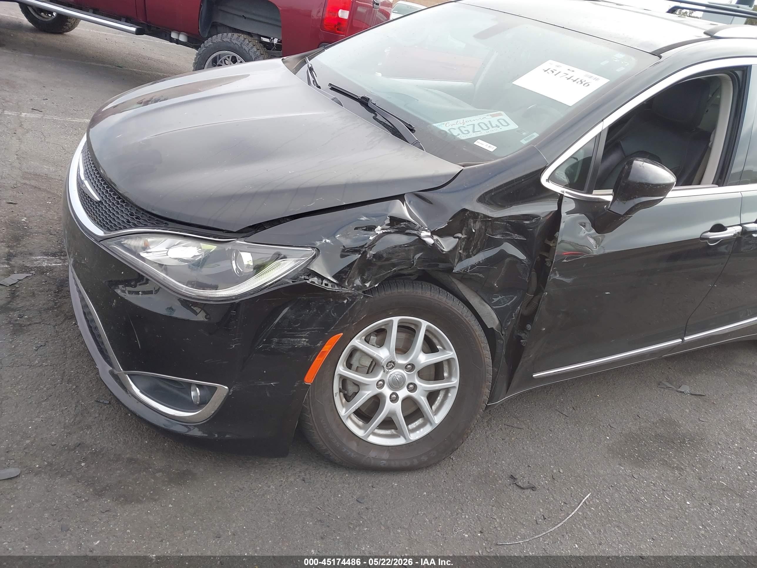 2020 Chrysler Pacifica Touring L Black vin: 2C4RC1BG4LR124748