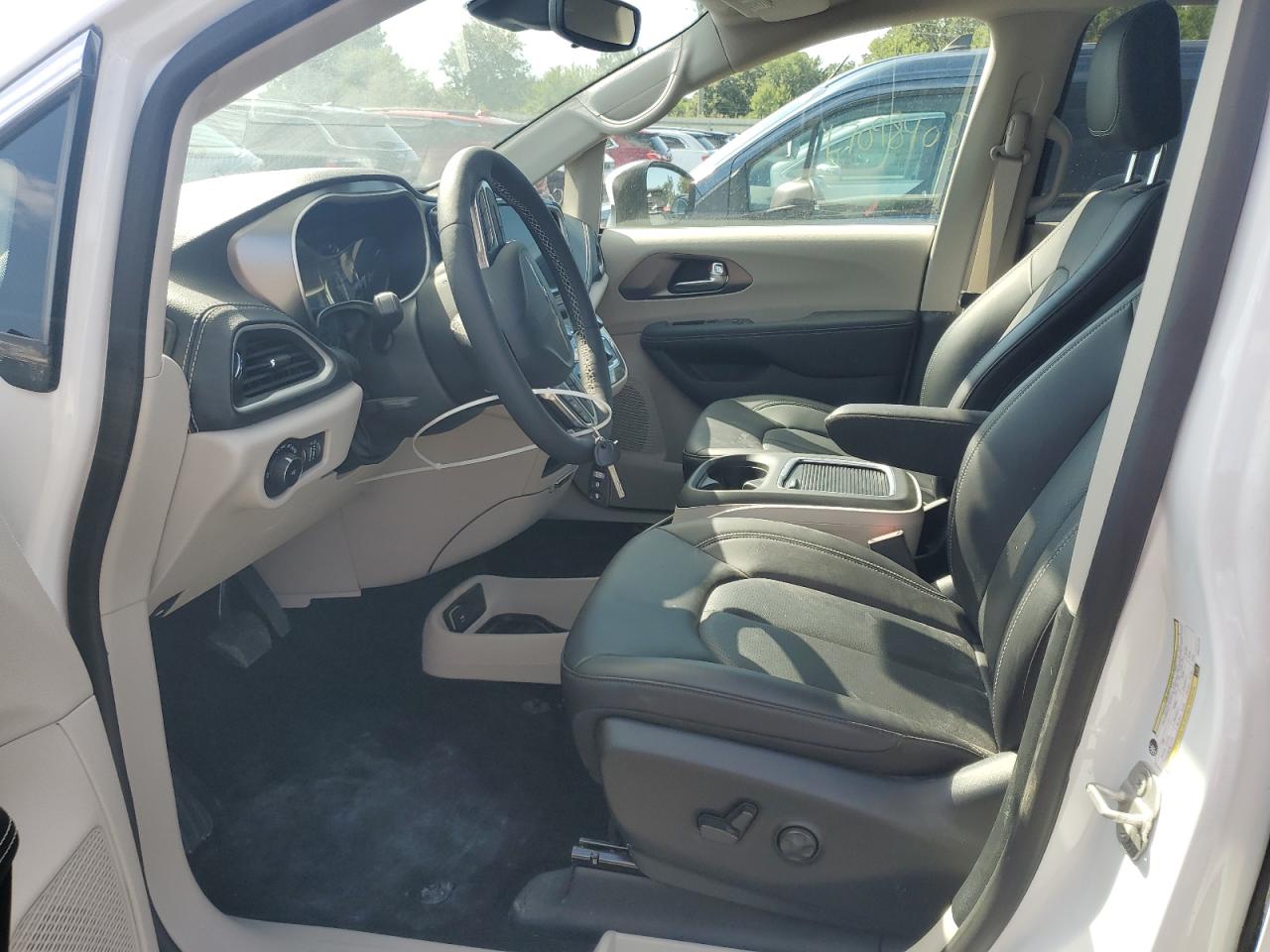 2023 Chrysler Pacifica Touring L White vin: 2C4RC1BG4PR575183