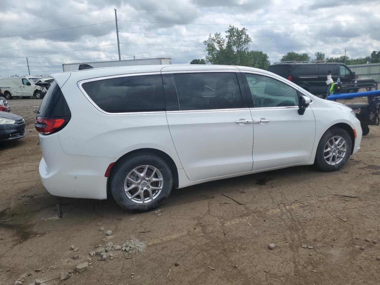 2023 Chrysler Pacifica Touring L White vin: 2C4RC1BG4PR575183