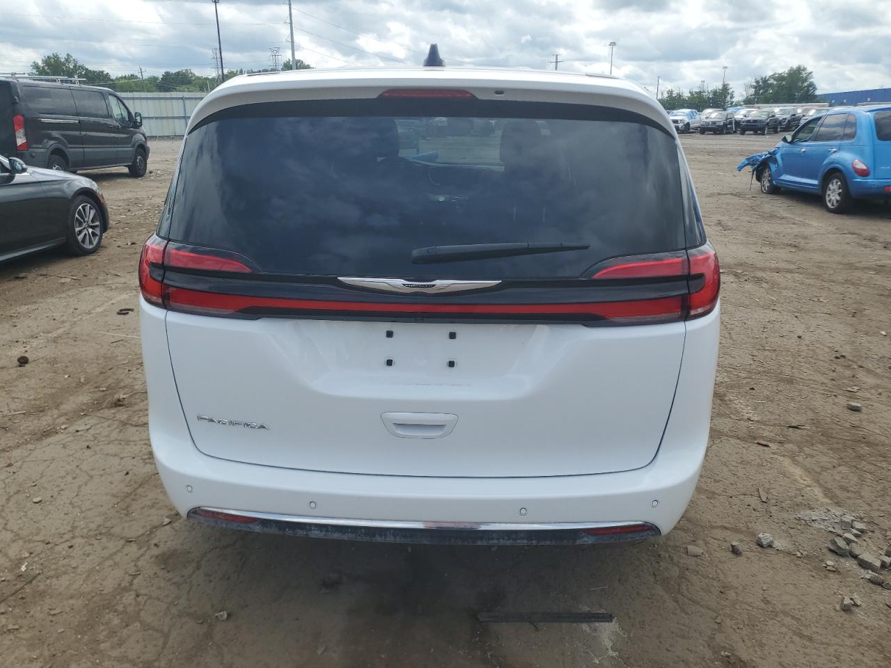 2023 Chrysler Pacifica Touring L White vin: 2C4RC1BG4PR575183