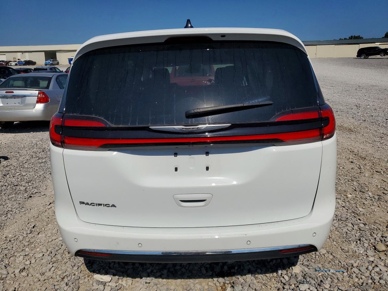 2023 Chrysler Pacifica Touring L White vin: 2C4RC1BG4PR575183