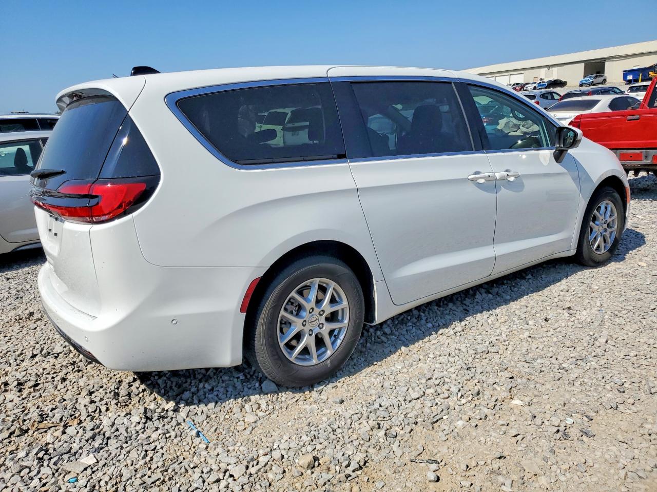 2023 Chrysler Pacifica Touring L White vin: 2C4RC1BG4PR575183