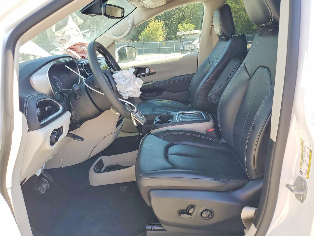 2023 Chrysler Pacifica Touring L White vin: 2C4RC1BG4PR575183