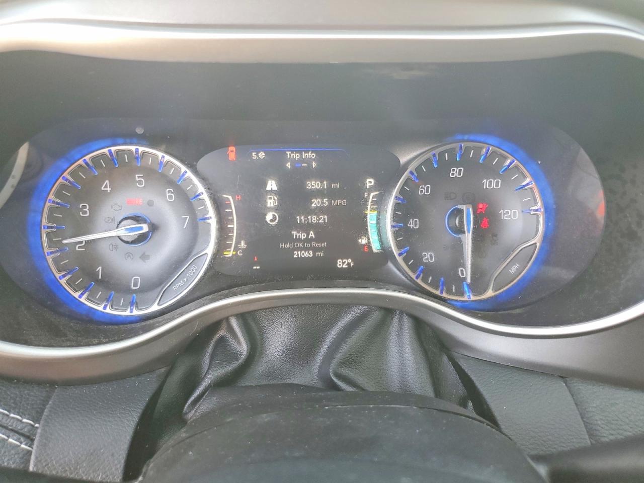 2023 Chrysler Pacifica Touring L White vin: 2C4RC1BG4PR575183
