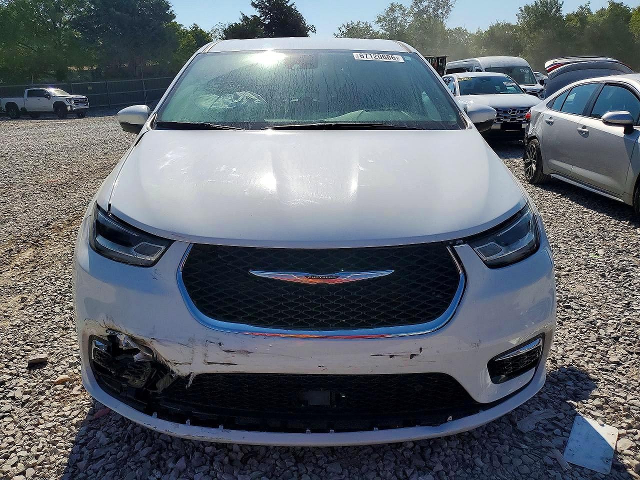 2023 Chrysler Pacifica Touring L White vin: 2C4RC1BG4PR575183