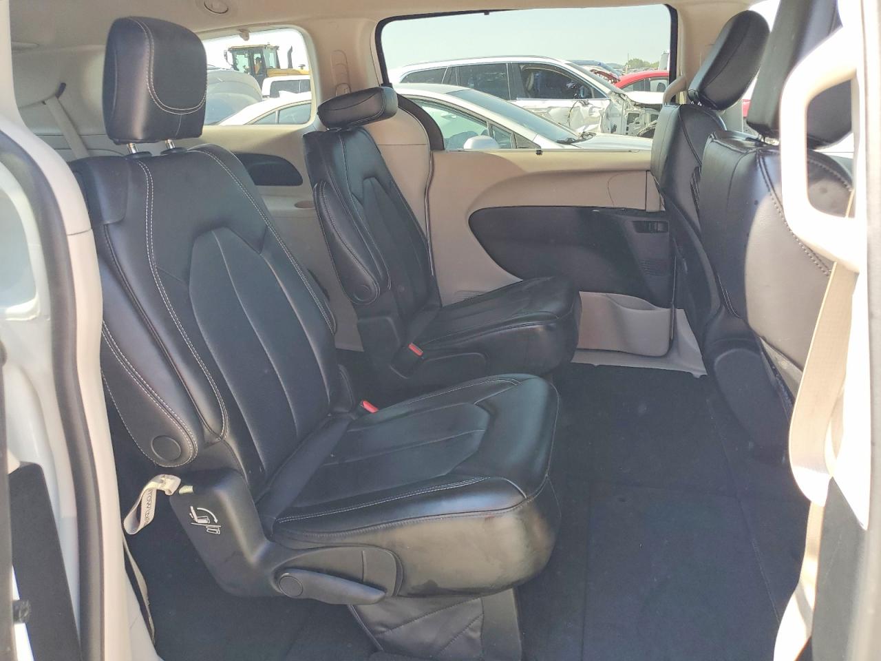 2023 Chrysler Pacifica Touring L White vin: 2C4RC1BG4PR575183