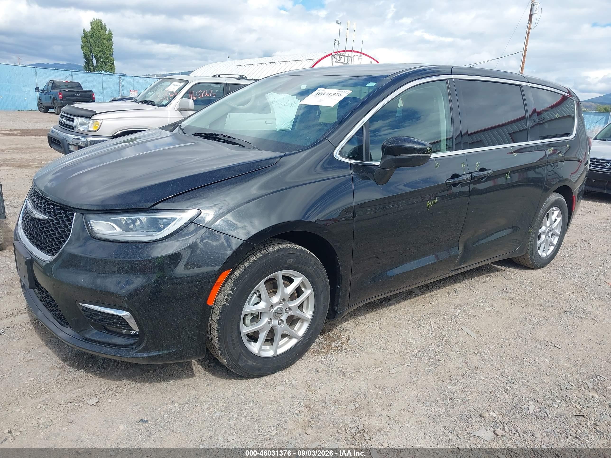 2023 Chrysler Pacifica Touring L Black vin: 2C4RC1BG4PR627184