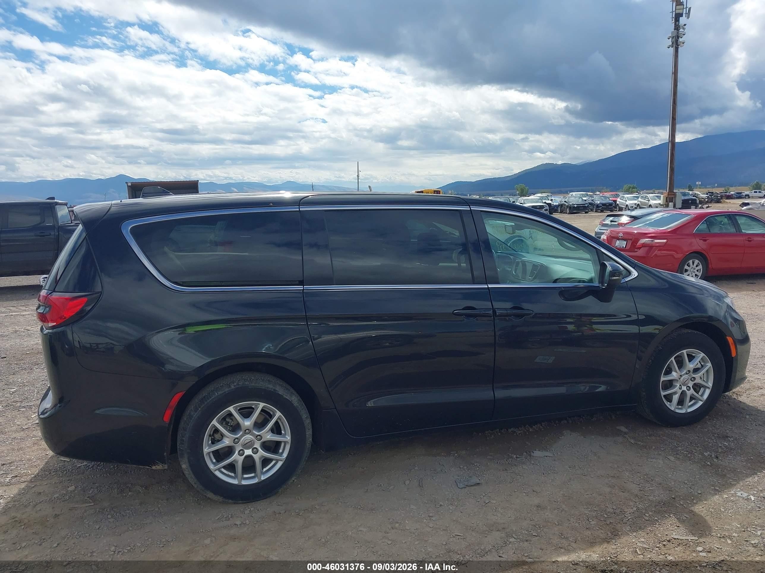 2023 Chrysler Pacifica Touring L Black vin: 2C4RC1BG4PR627184