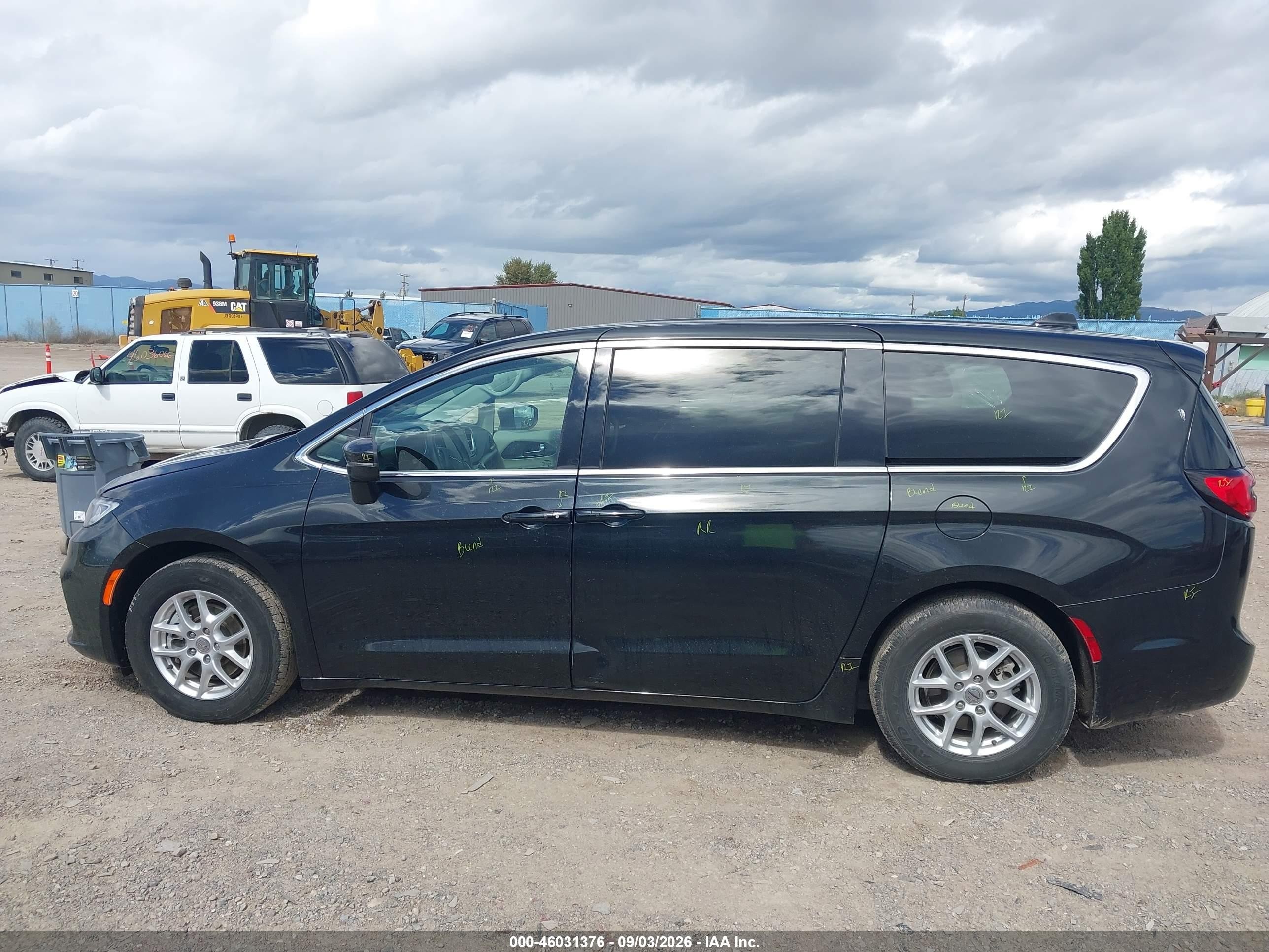 2023 Chrysler Pacifica Touring L Black vin: 2C4RC1BG4PR627184