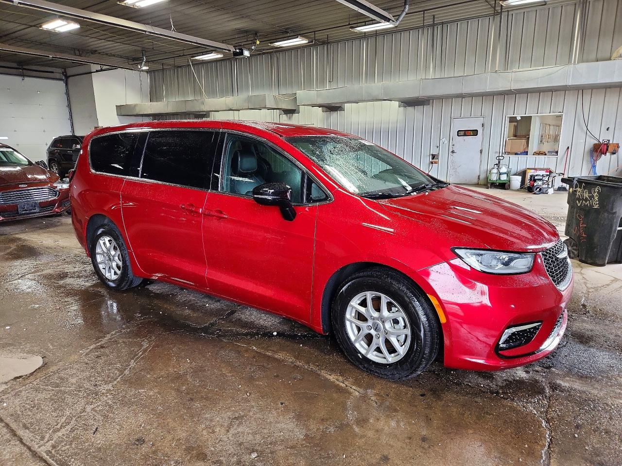 2025 Chrysler Pacifica Select Red vin: 2C4RC1BG4SR519088