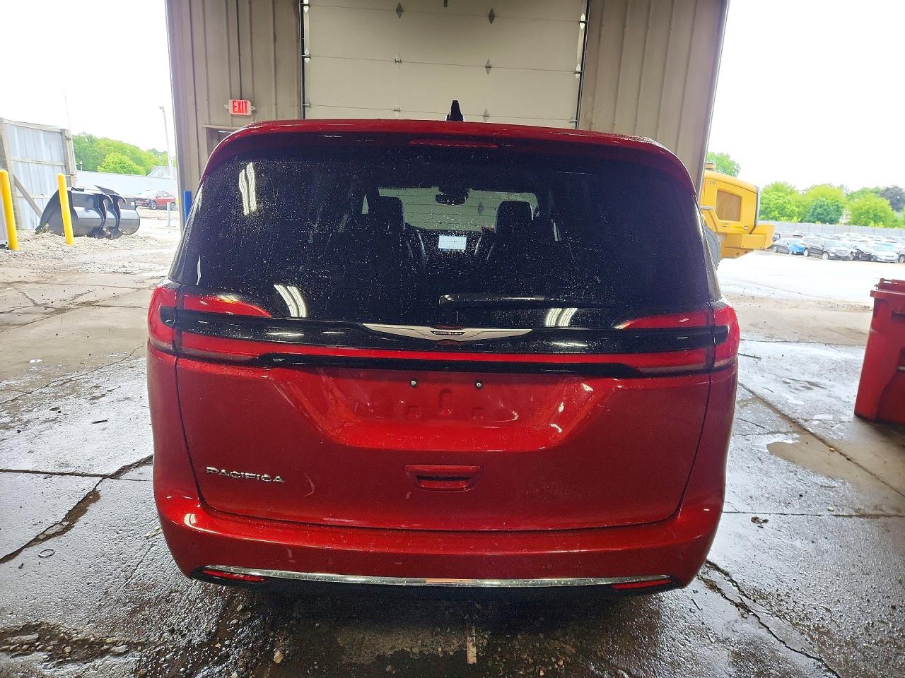 2025 Chrysler Pacifica Select Red vin: 2C4RC1BG4SR519088