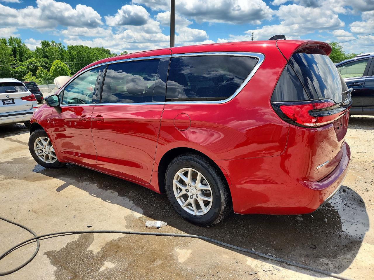 2026 Chrysler Pacifica Select Red vin: 2C4RC1BG4TR173660