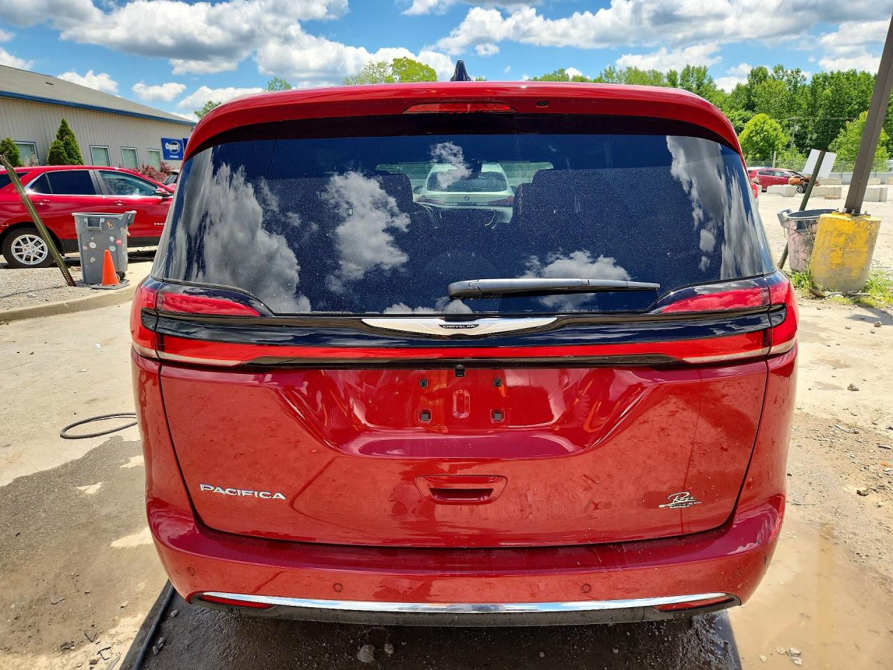 2026 Chrysler Pacifica Select Red vin: 2C4RC1BG4TR173660