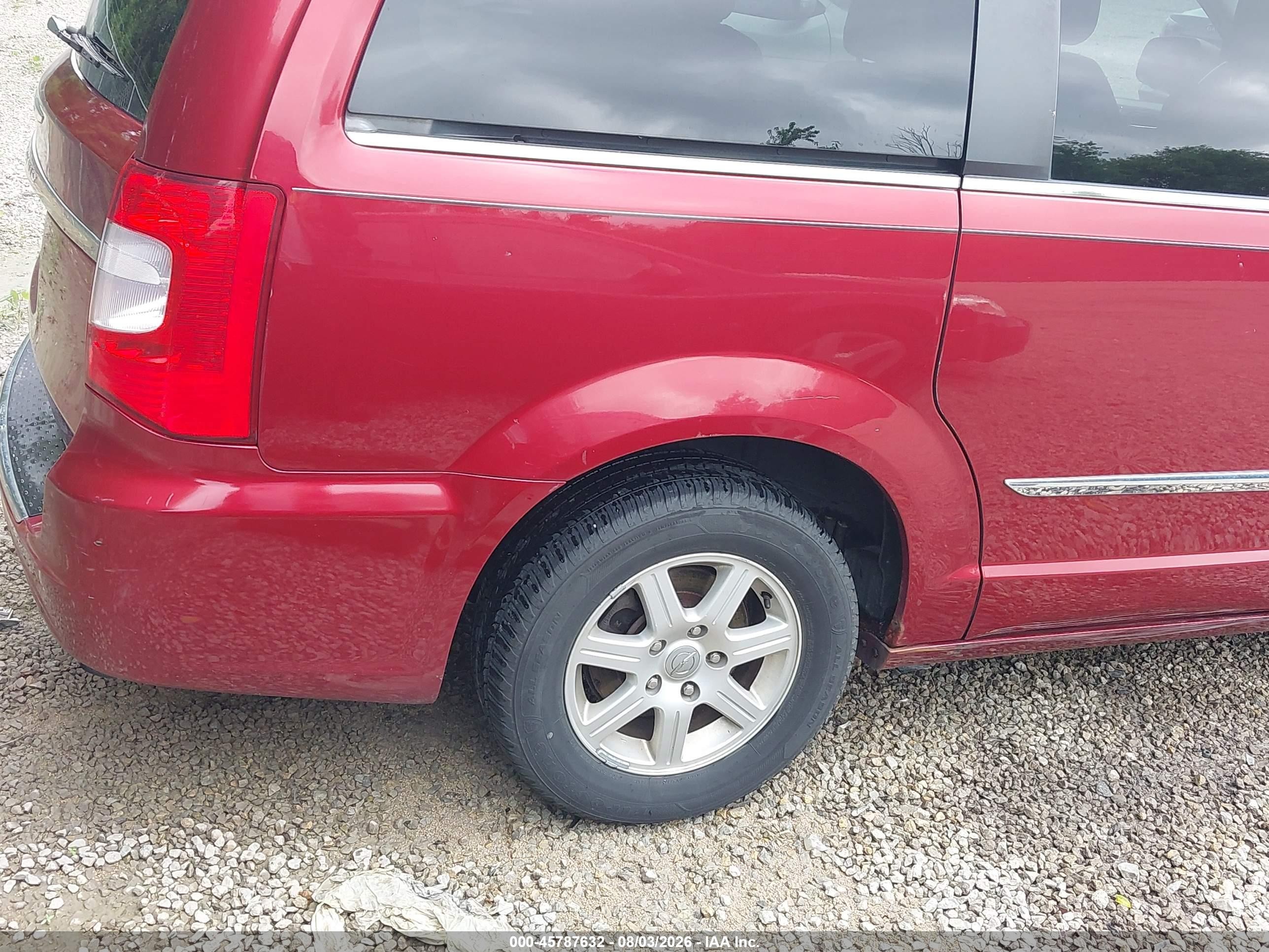 2012 Chrysler Town & Country Touring Maroon vin: 2C4RC1BG5CR150209