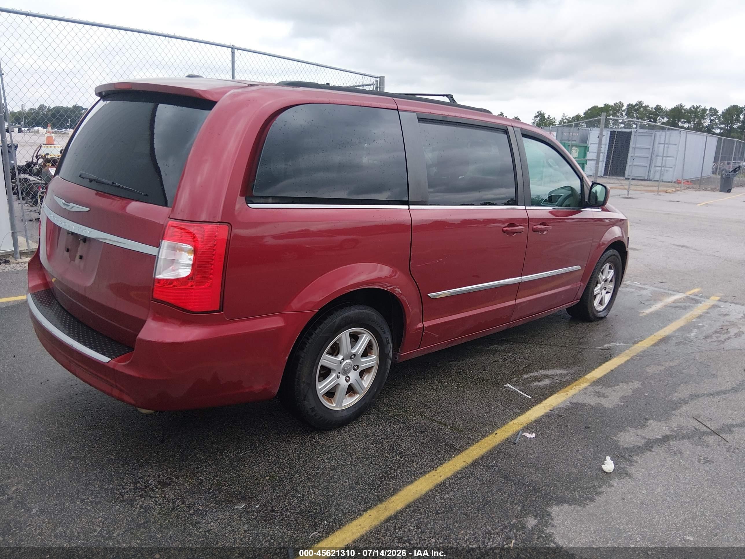 2012 Chrysler Town & Country Touring Red vin: 2C4RC1BG5CR165812