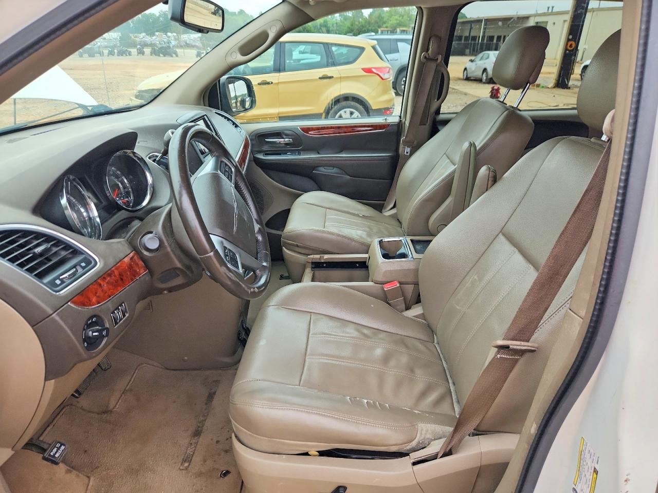 2013 Chrysler Town & Country Touring White vin: 2C4RC1BG5DR508779