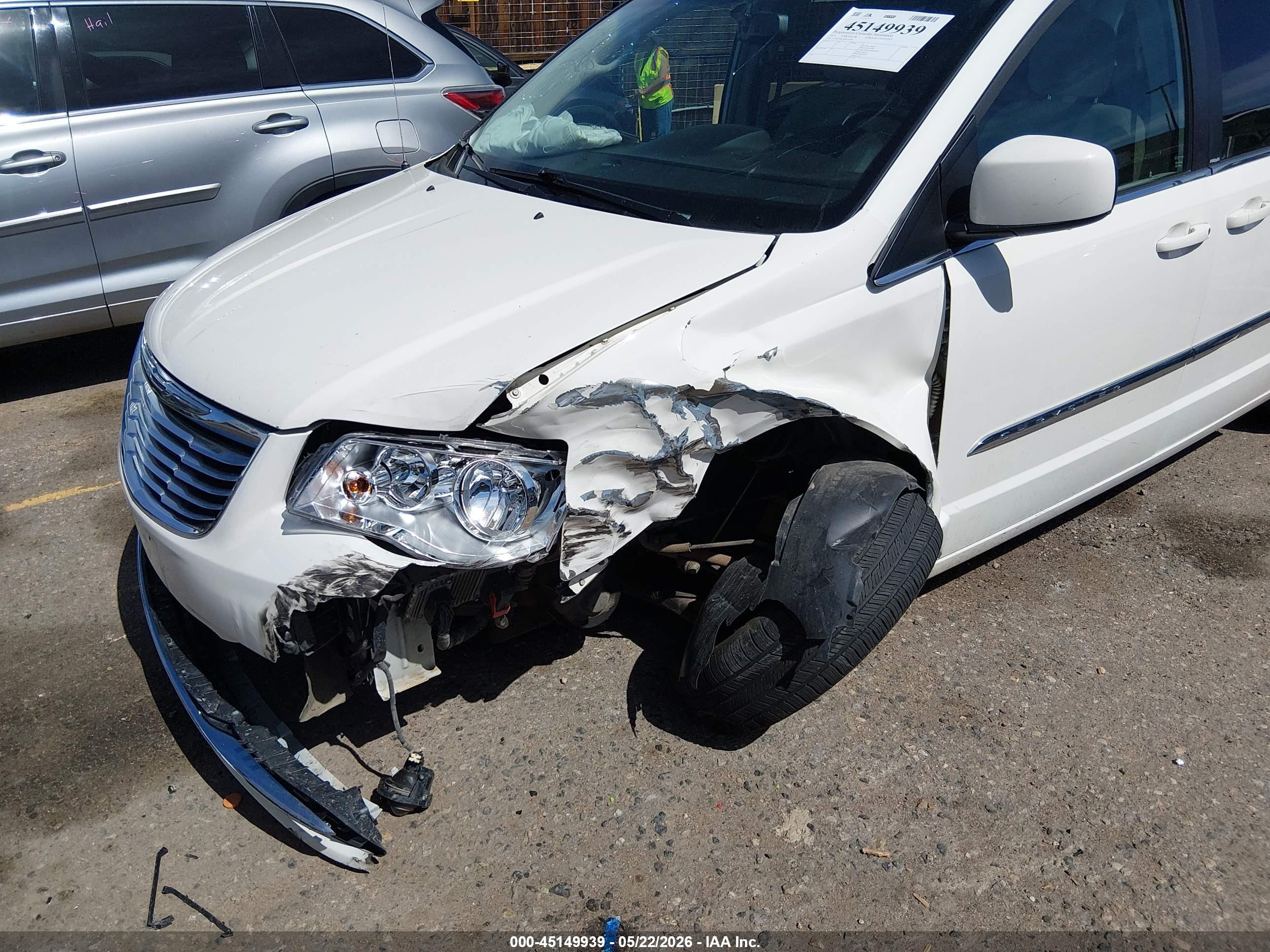 2013 Chrysler Town & Country Touring White vin: 2C4RC1BG5DR510886