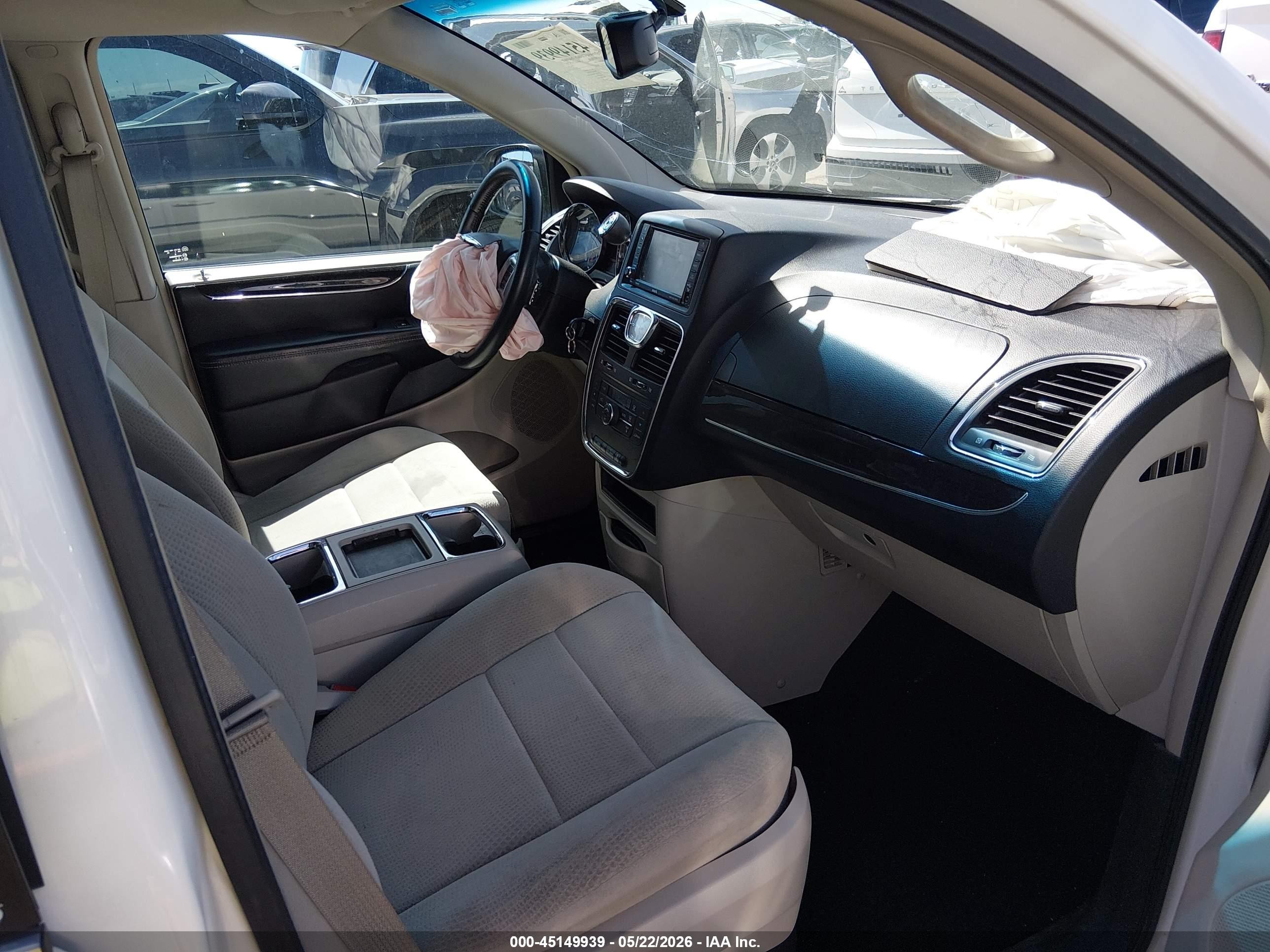 2013 Chrysler Town & Country Touring White vin: 2C4RC1BG5DR510886
