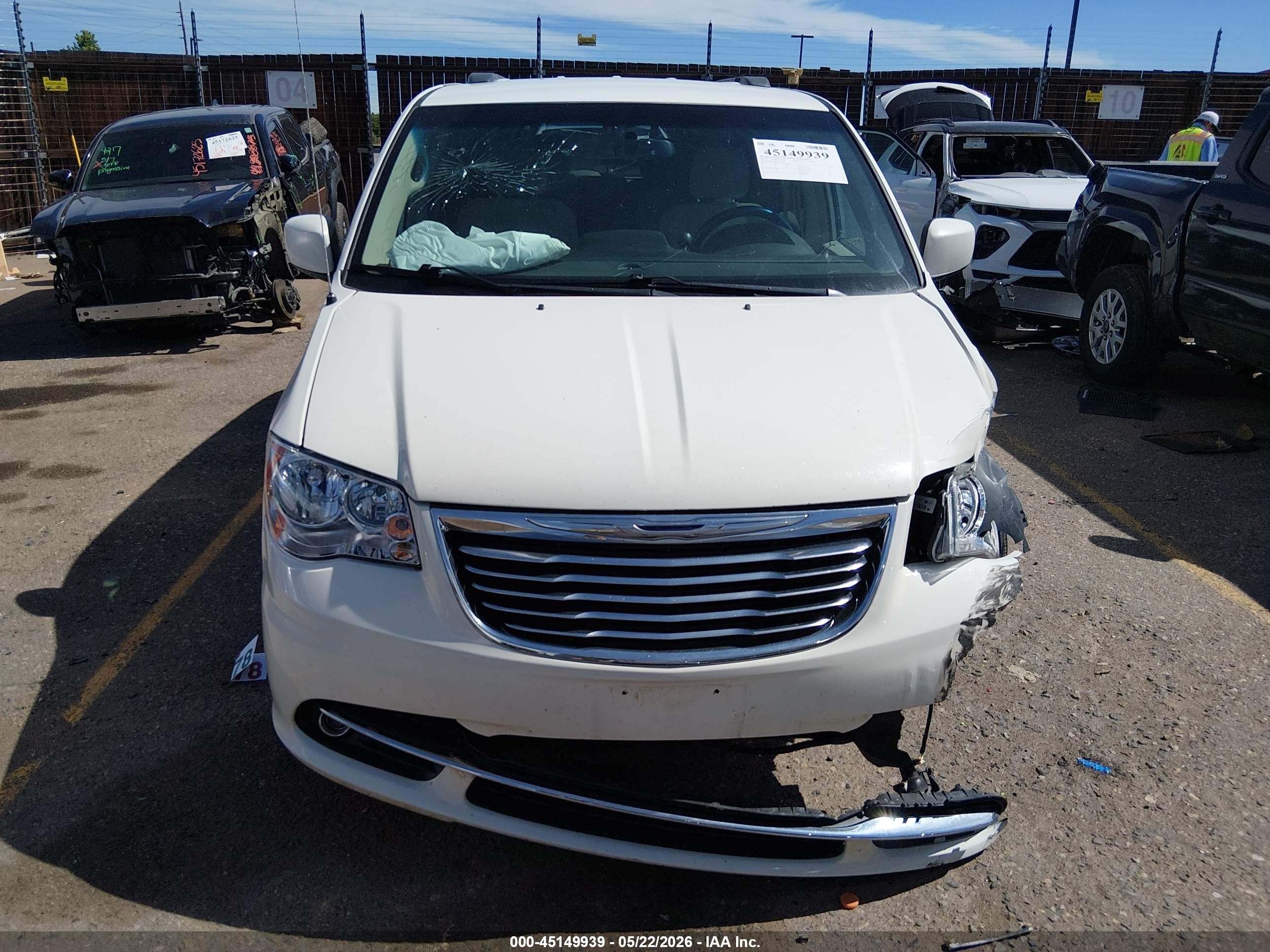 2013 Chrysler Town & Country Touring White vin: 2C4RC1BG5DR510886