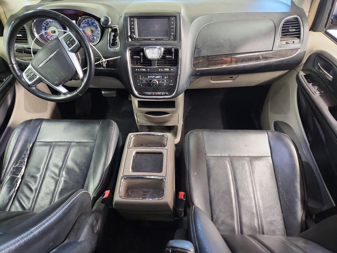 2013 Chrysler Town & Country Touring White vin: 2C4RC1BG5DR558579