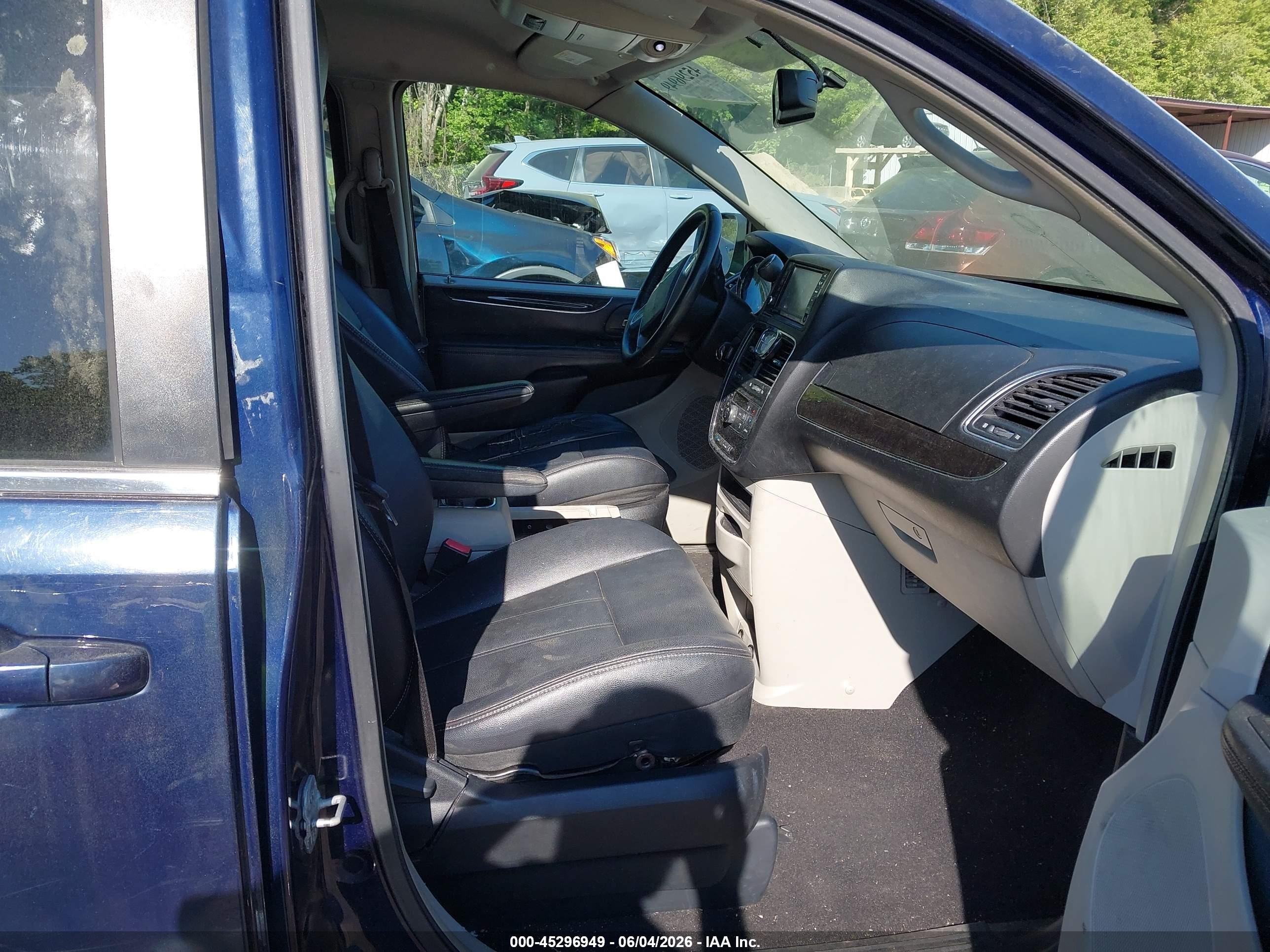 2013 Chrysler Town & Country Touring Dark Blue vin: 2C4RC1BG5DR563748
