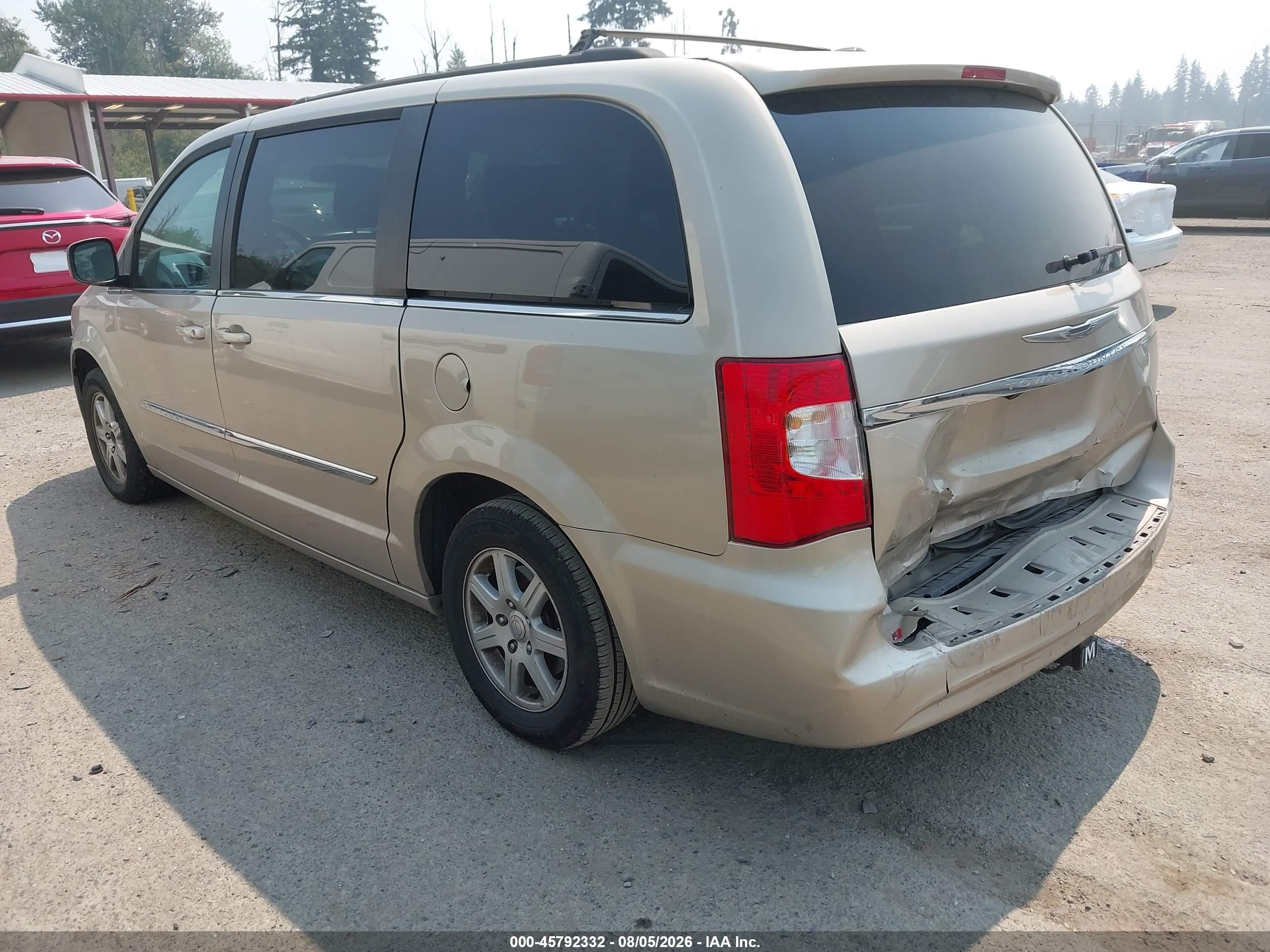 2013 Chrysler Town & Country Touring Золотой vin: 2C4RC1BG5DR577813