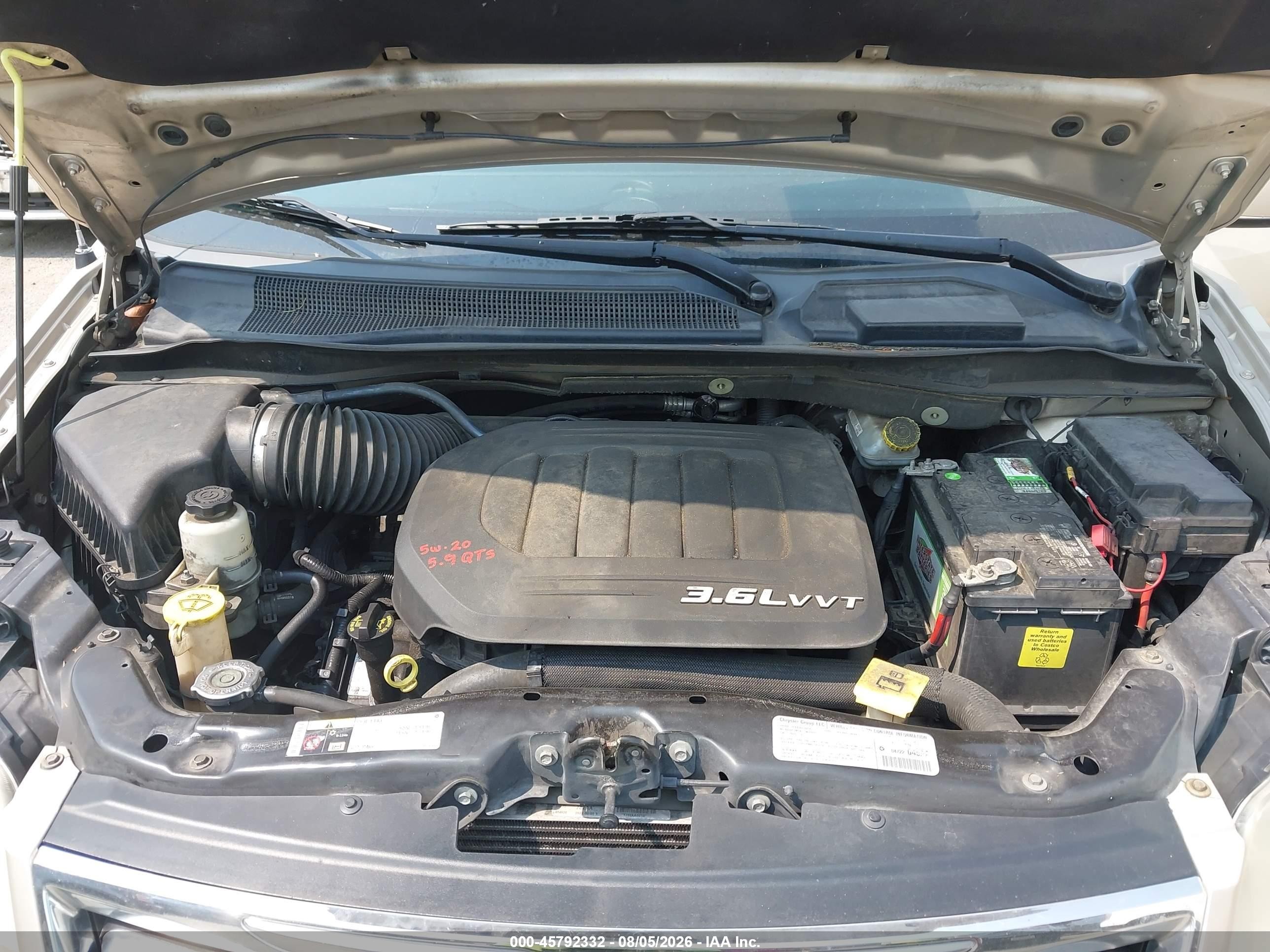 2013 Chrysler Town & Country Touring Золотой vin: 2C4RC1BG5DR577813