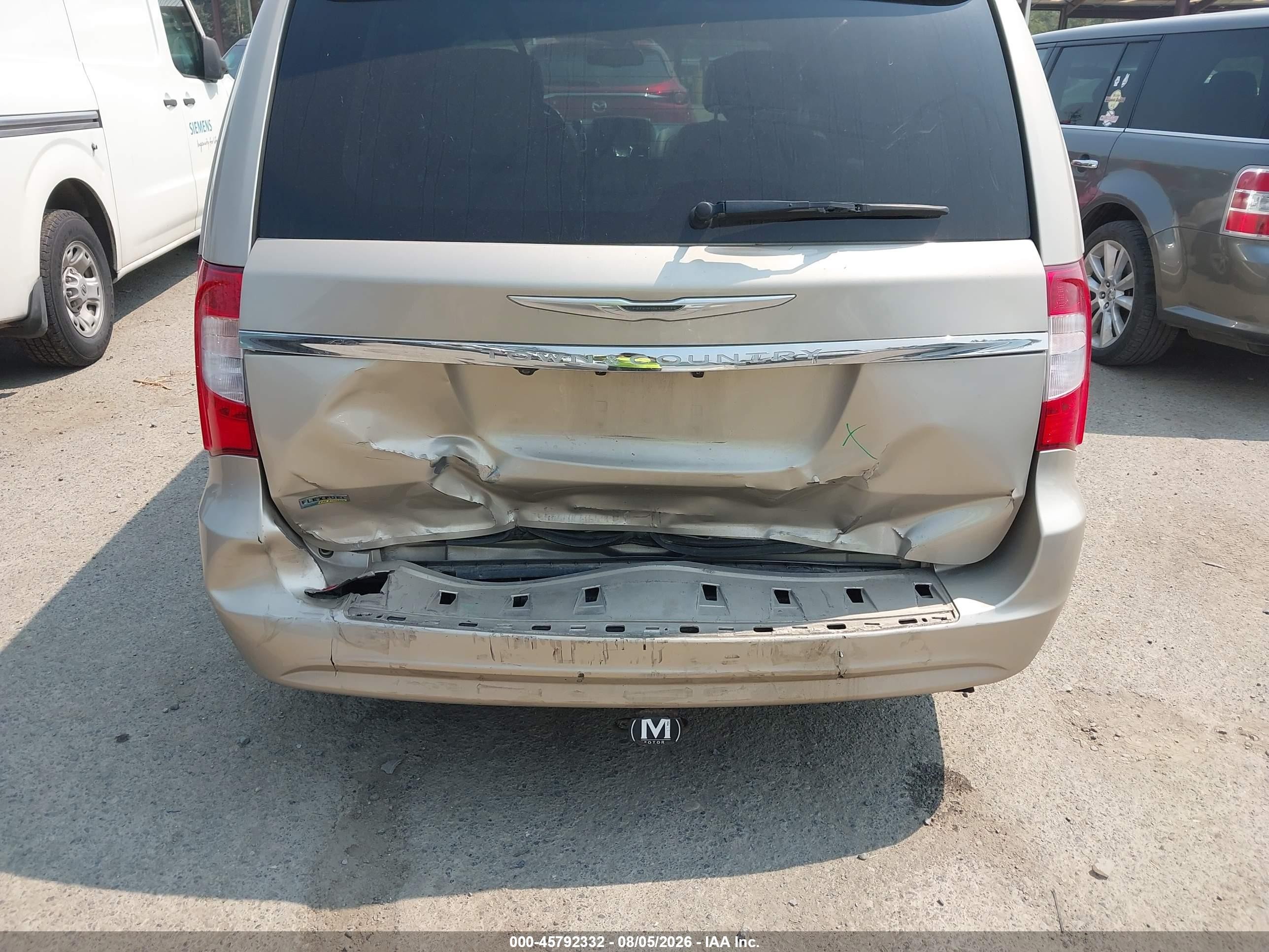 2013 Chrysler Town & Country Touring Золотой vin: 2C4RC1BG5DR577813
