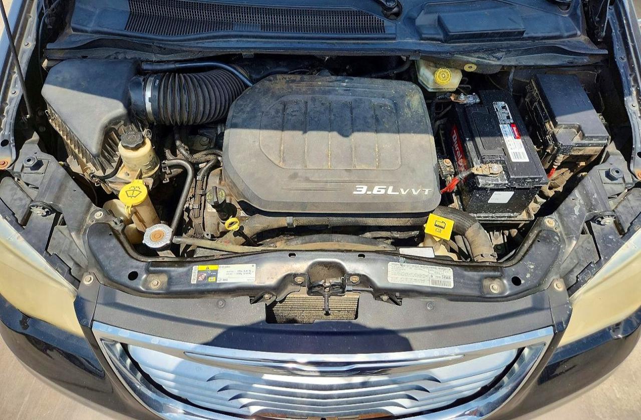 2013 Chrysler Town & Country Touring Черный vin: 2C4RC1BG5DR605688