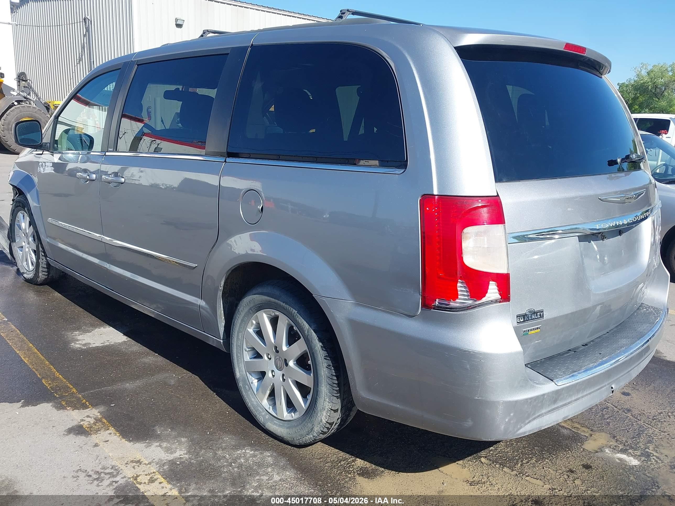 2013 Chrysler Town & Country Touring Silver vin: 2C4RC1BG5DR684019