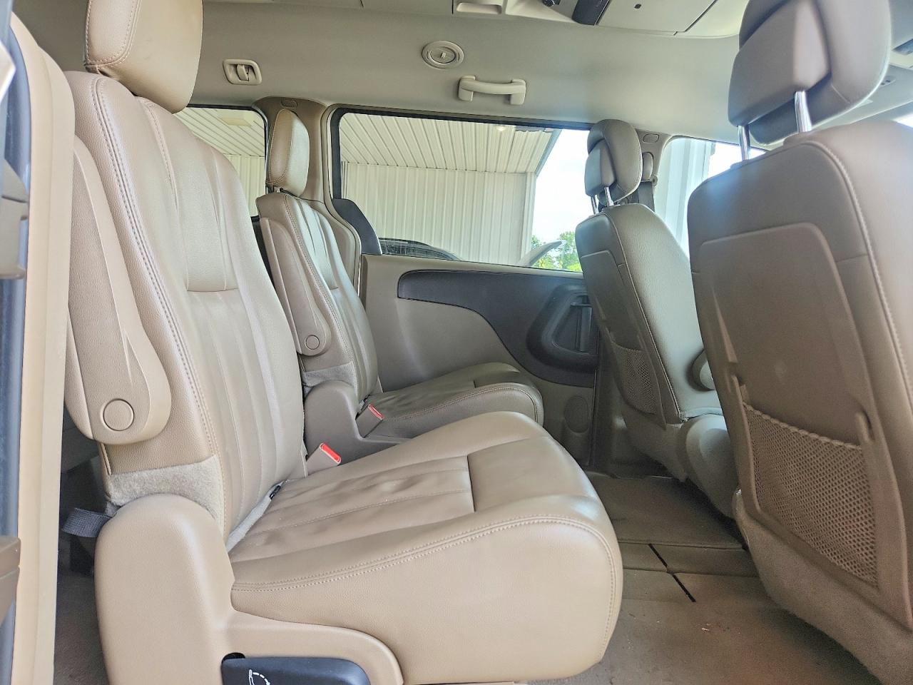 2013 Chrysler Town & Country Touring Желто-коричневый vin: 2C4RC1BG5DR708691