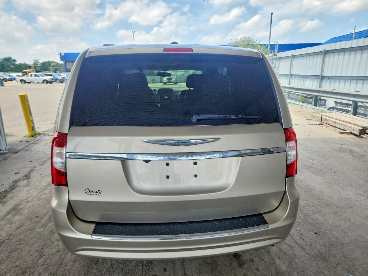 2013 Chrysler Town & Country Touring Желто-коричневый vin: 2C4RC1BG5DR708691