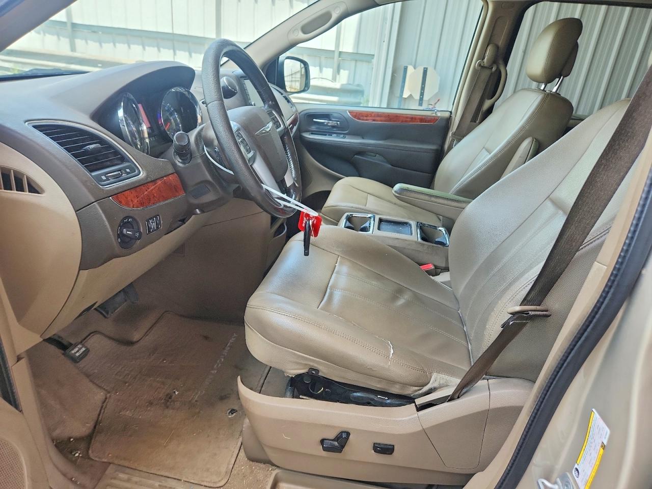 2013 Chrysler Town & Country Touring Желто-коричневый vin: 2C4RC1BG5DR708691