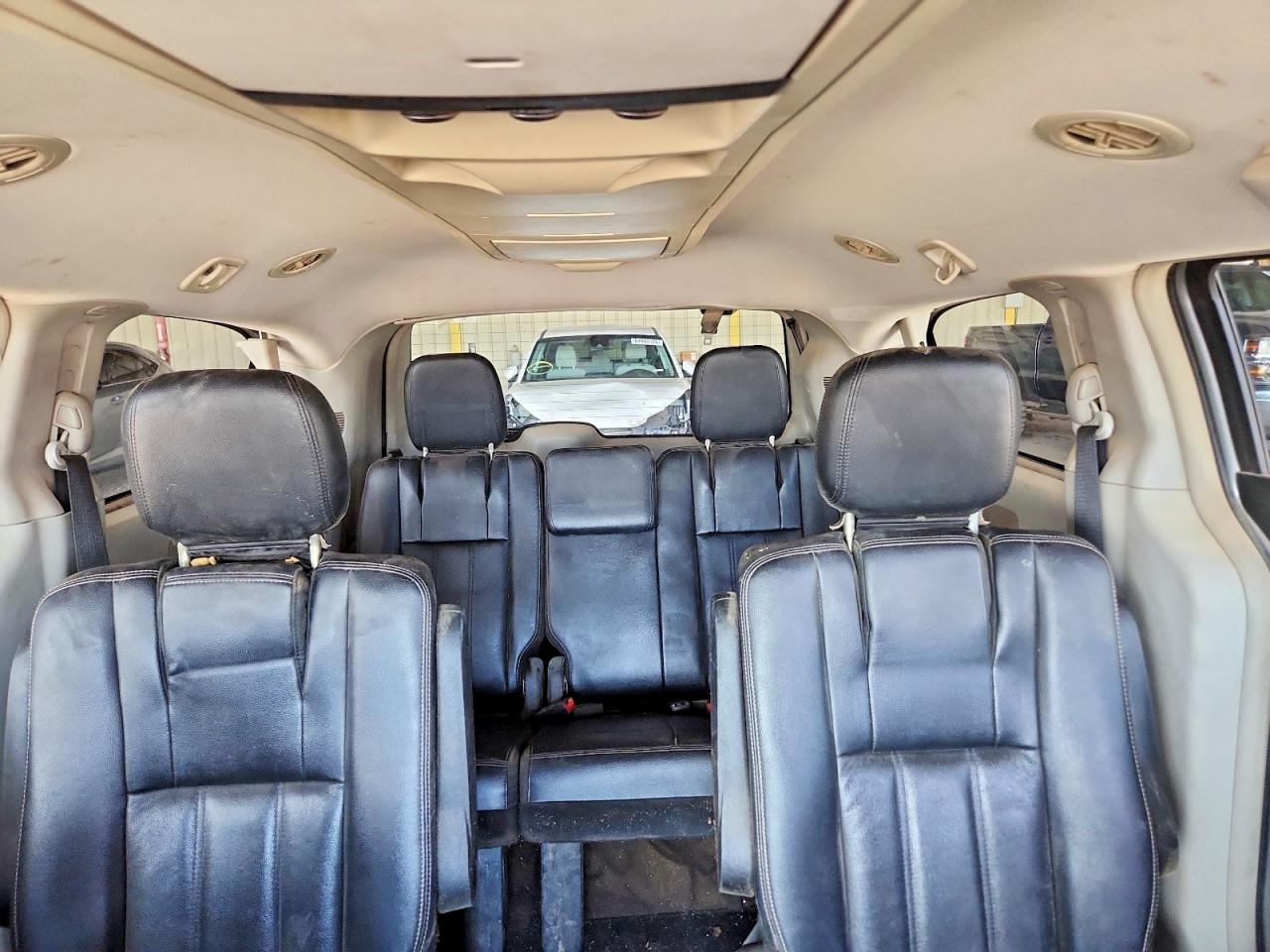 2013 Chrysler Town & Country Touring Серебряный vin: 2C4RC1BG5DR744719