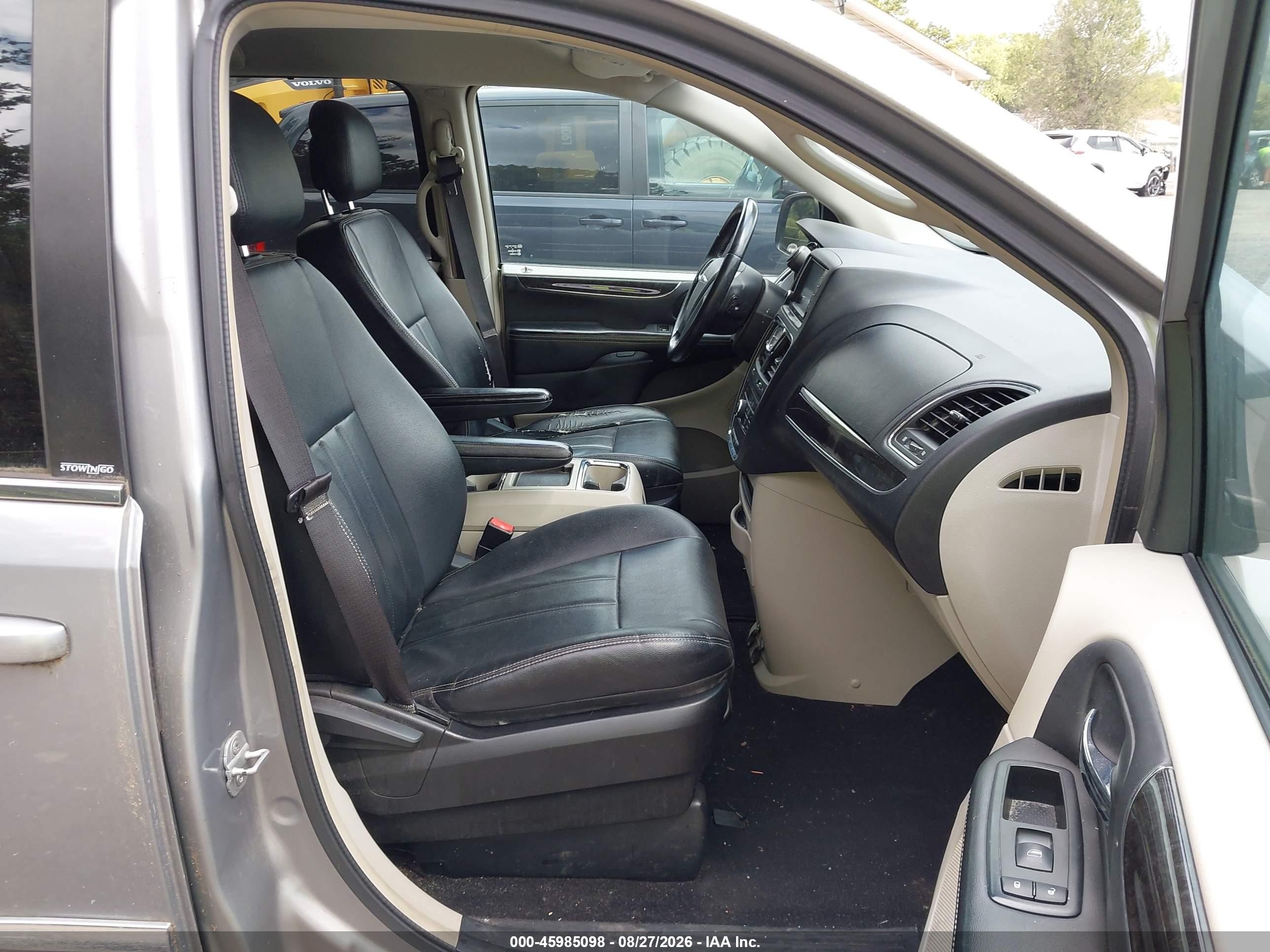 2013 Chrysler Town & Country Touring Серебряный vin: 2C4RC1BG5DR768082